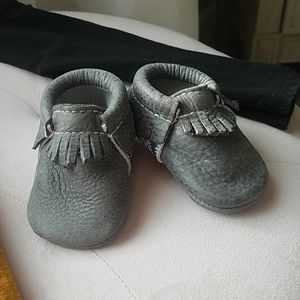 Freshly Picked sz 1 Gray Mocs